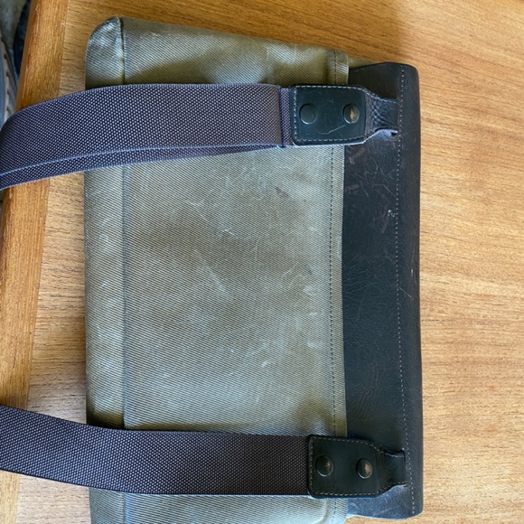 Waterfield Designs SF bags Outback Solo for 13” MacBook Pro and Ipad - Picture 2 of 4